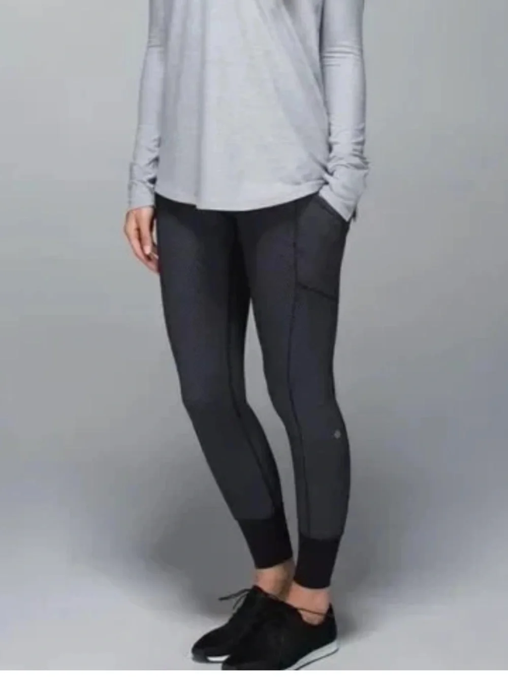 Lululemon En Route Crop Diamond Dot Black White Size 8
